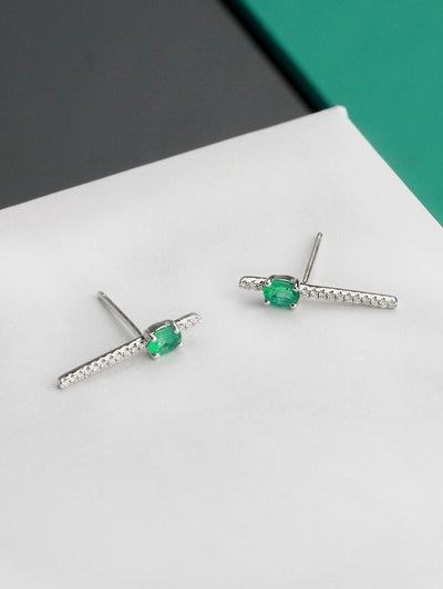 Emerald Centered Diamond Line