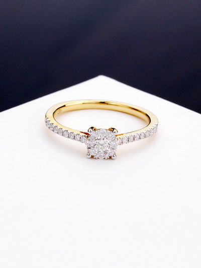 Illusional Center Round Diamond Ring